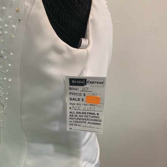 🚫SOLD🚫Moonlight Wedding Dress Size 10 White with Ruching Front - Picture 8 of 13